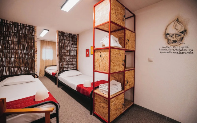 Plis Room - Old Bazaar