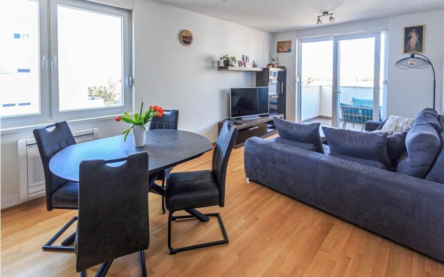 Beautiful Apartment in Zadar With Wifi and 2 Bedrooms