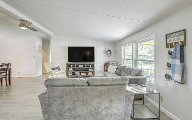 Riverfront Granbury Home w/ Patios & Boat Dock!