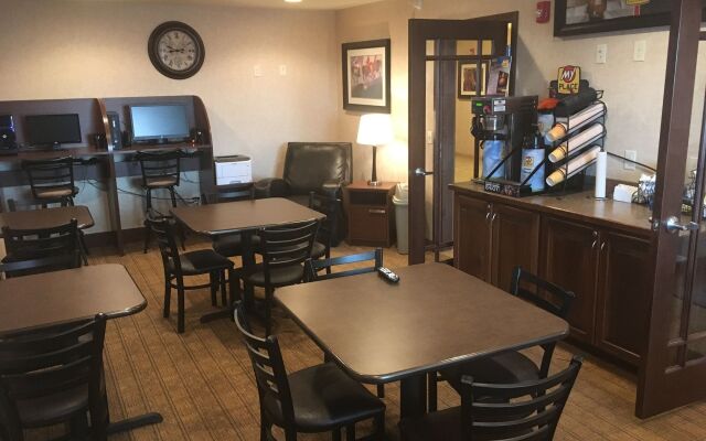 My Place Hotel - Dickinson, ND