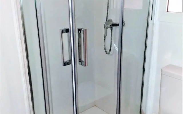 LARGE Apartment with large and sunny Terrace - Garden & Outdoor Gym, ALICANTE CENTER