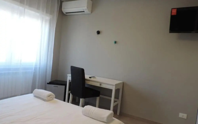 Pretty Tiburtina Room