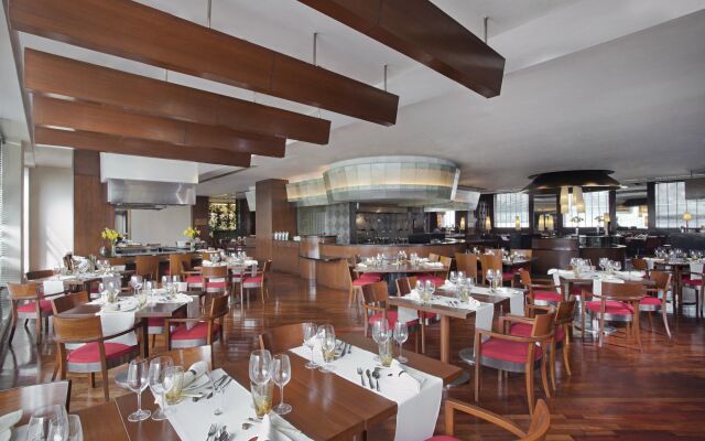 Sheraton New Delhi Hotel