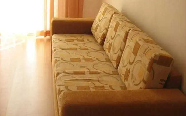 Quiet Family Apartment In Sunny Day