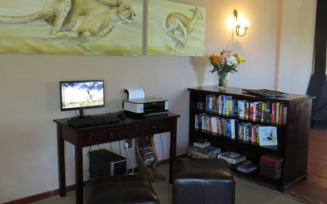 Woodbury Lodge - Amakhala Game Reserve
