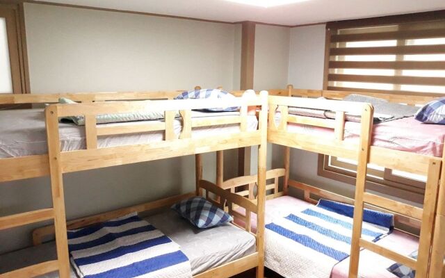 Work Life Balance Guesthouse Busan Station - Hostel