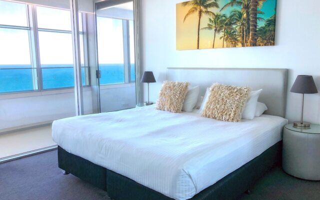 Private Luxe 3 BDR at Q Surfers Paradise