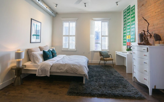 Applewood Suites - The Ossington Loft