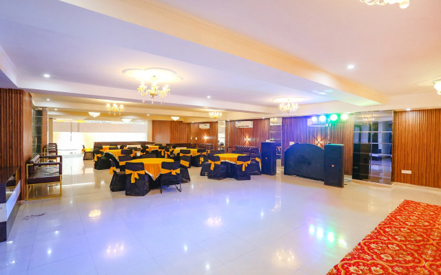 Fabhotel 52 Ivory