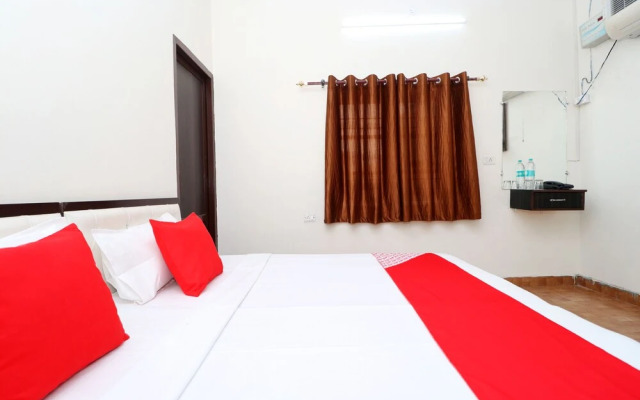 Oyo 37097 Raj Apartments
