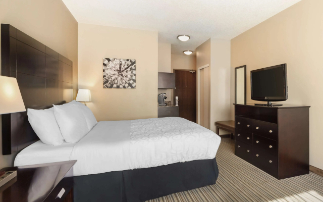 Best Western Plus Peace River Hotel & Suites