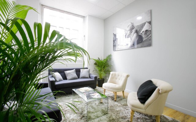 CALM Appart' & Hostel
