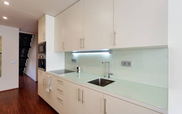 EMPIRENT River Apartments