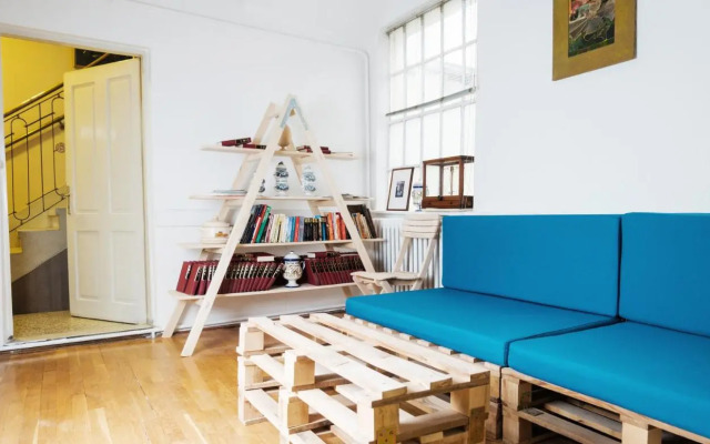 Hostel Jellostone