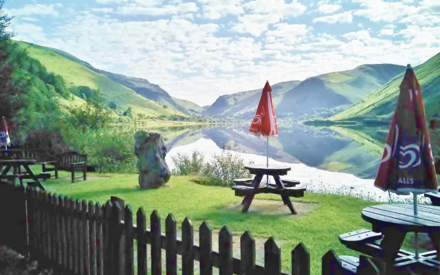 Pen-Y-Bont Hotel