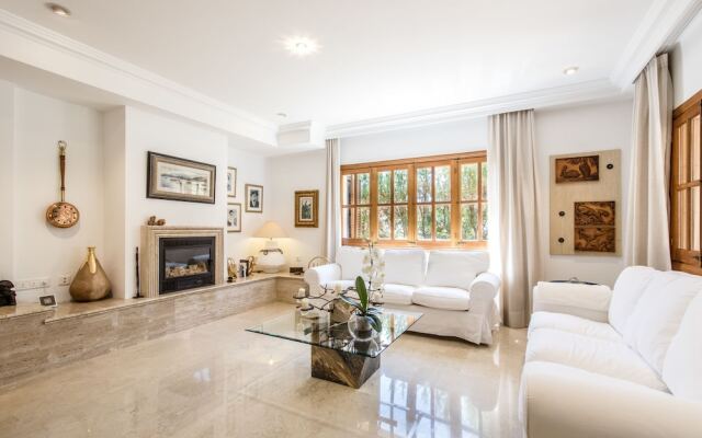 Gual house with private pool