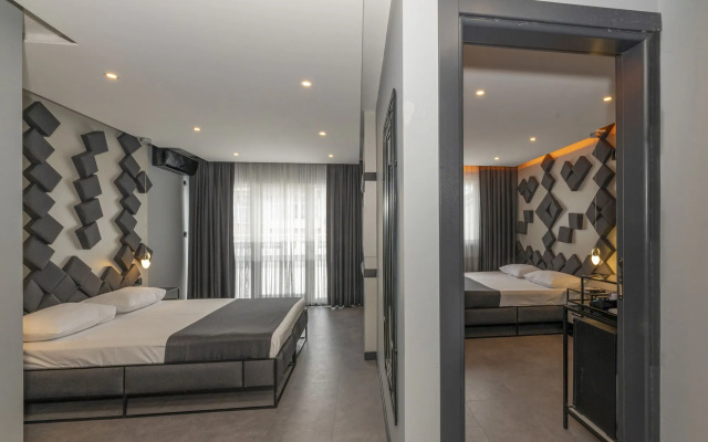 White Palace Hotel
