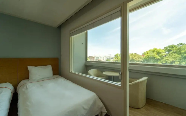 Jeju Honeycrown Hotel