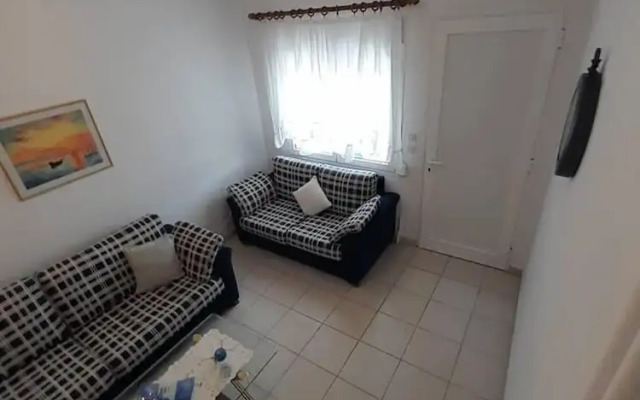 Impeccable 2-bed House in