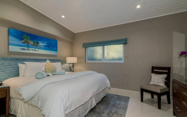 Orchid Key Inn - Adults Only