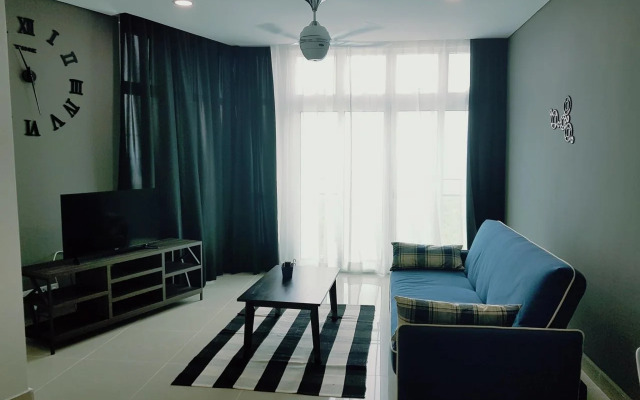 Holi 1Medini Suites