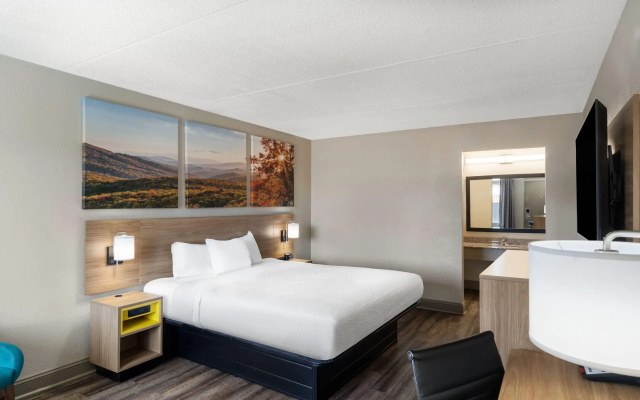 Days Inn by Wyndham Greeneville