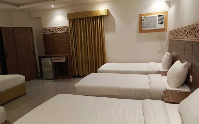 Qiswah star  hotel