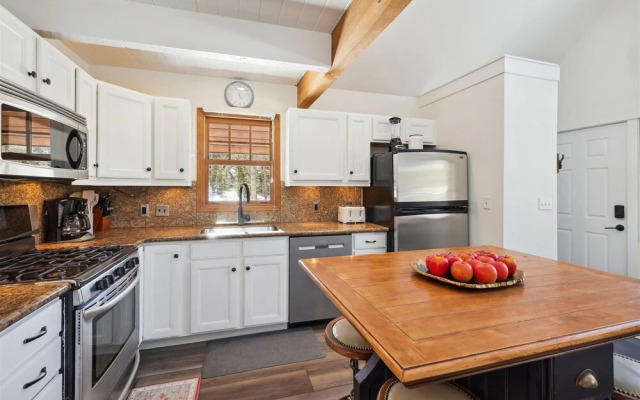 Chalet Blue 2 Bedroom Home by RedAwning