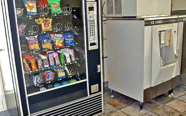 Clarion Pointe Milwaukee Airport