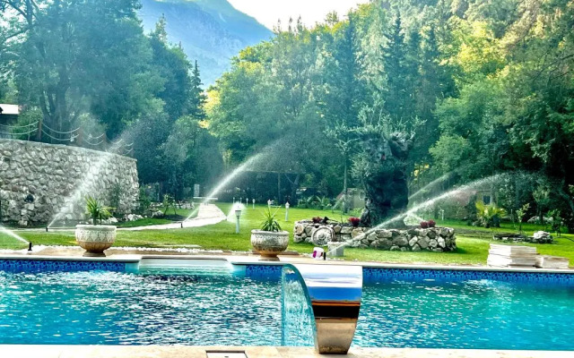 Yusalis Garden Hotel +12 Adult