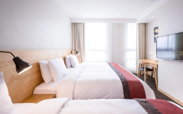 Green World NanGang Hotel