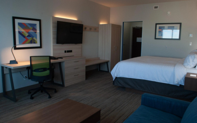 Holiday Inn Express & Suites Edmonton N - St. Albert by IHG