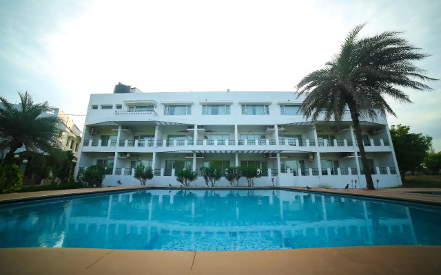 St. James Court Beach Resort