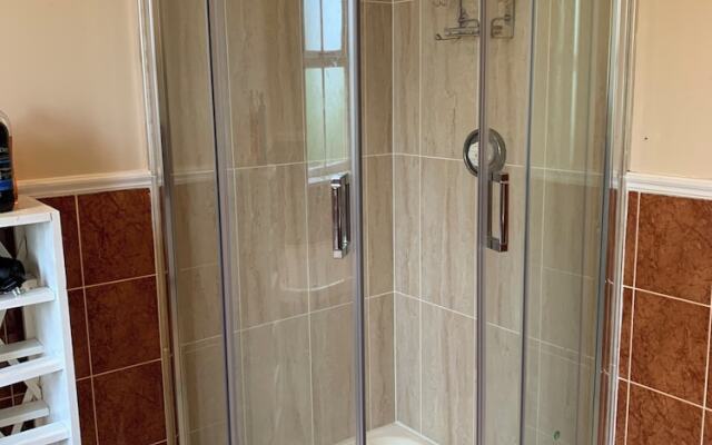 Beautiful 2-bed Apartment