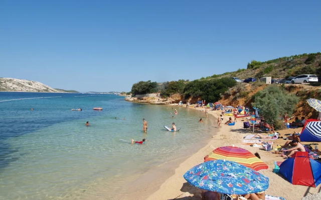 Charming Palit Kroatien Holiday House With Garden