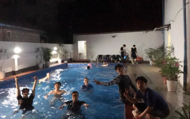 V Central Hotel