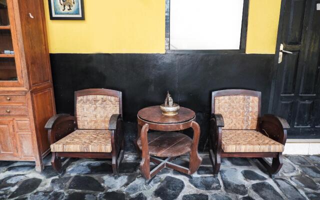 Super OYO 598 Udan Mas Guesthouse& Gallery