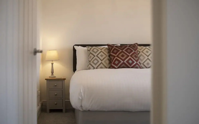 Top of the Bank Apartment