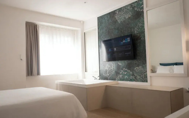 Monumental Luxury Rooms