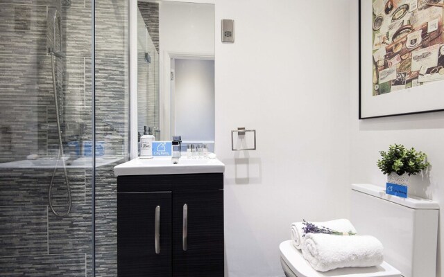 The Warwick Road Residence - IRV