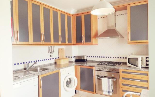 Quinta Gomeira by Amandio Batista