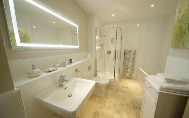 Ground Floor 2-Bedroom Apartment - Fistral Beach