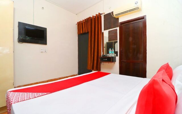 Oyo 37097 Raj Apartments