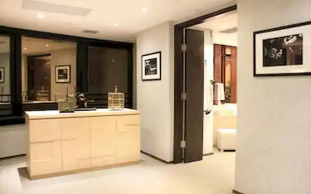 Cue Hotel