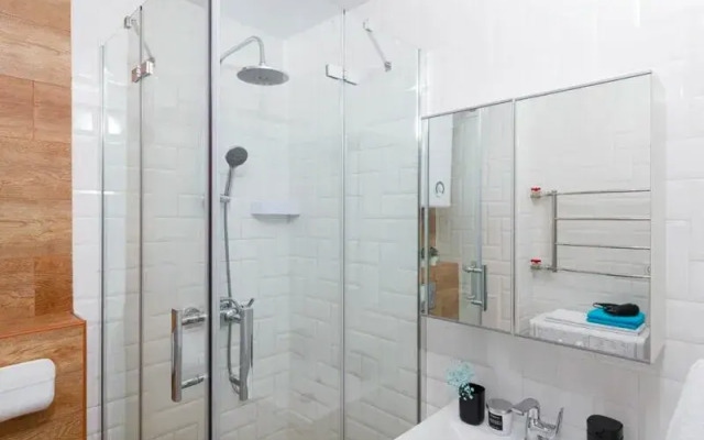 Apartments Aparts Pro Plus on Revolyutsionnaya street, 101B