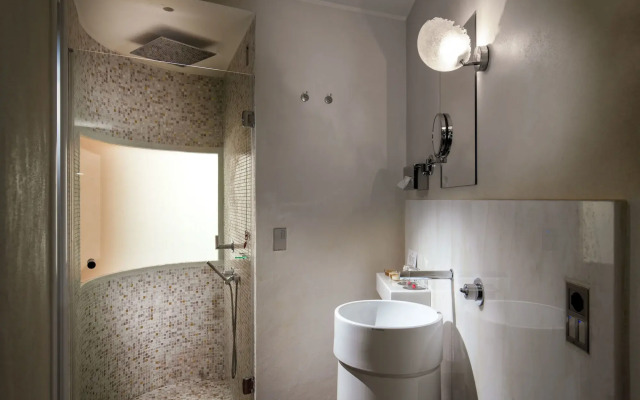 Suite Sistina For Brave Lovers
