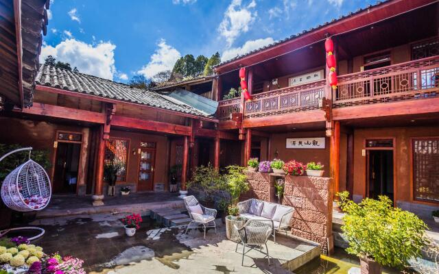 Lijiang Scenic Vacation Hotel