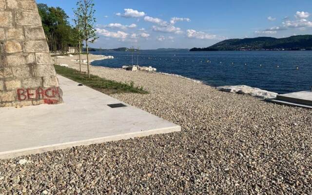 Gelsomino 1 Apartment With Lake View and Beach