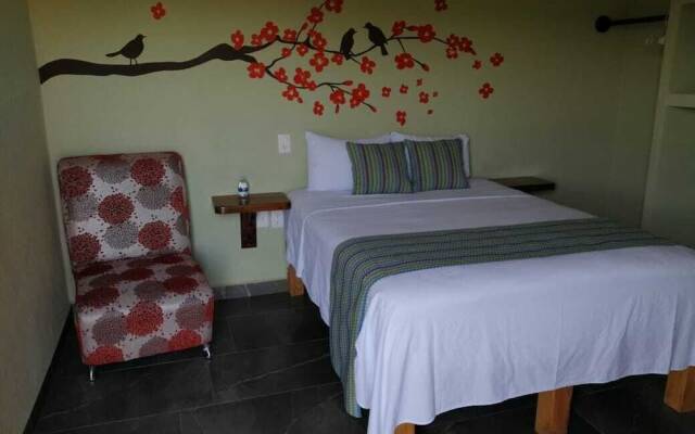 El Cihualteco Hotel Restaurante Bar