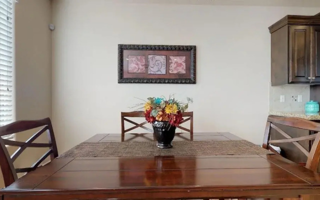 Southern Delight 3 Bedroom Apts by RedAwning